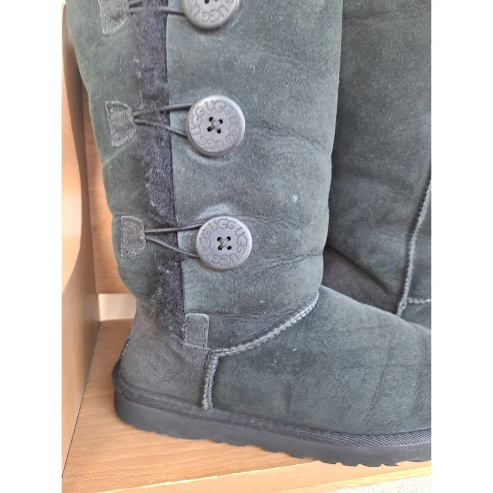 UGG Australia Women's Black Leather Suede Mid Calf Boots Size 7.0 Winter Warm